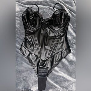 Popilush black shapewear corset bodysuit